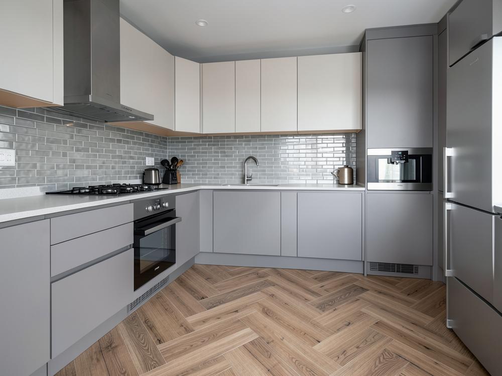 Kitchen installation and tiling